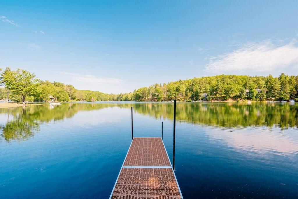 Cabin On Beautiful Arbutus Lake Near Traverse City Exterior photo